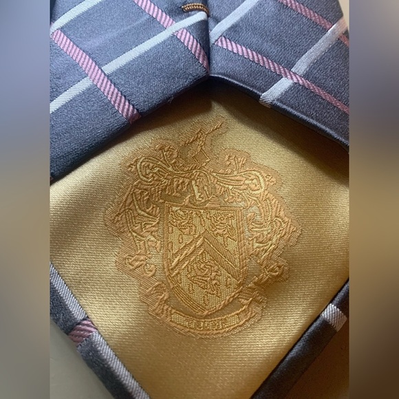 PRESIDENT DONALD J TRUMP SIGNATURE COLLECTION TIE PINK & GREY Necktie EUC - Picture 6 of 6